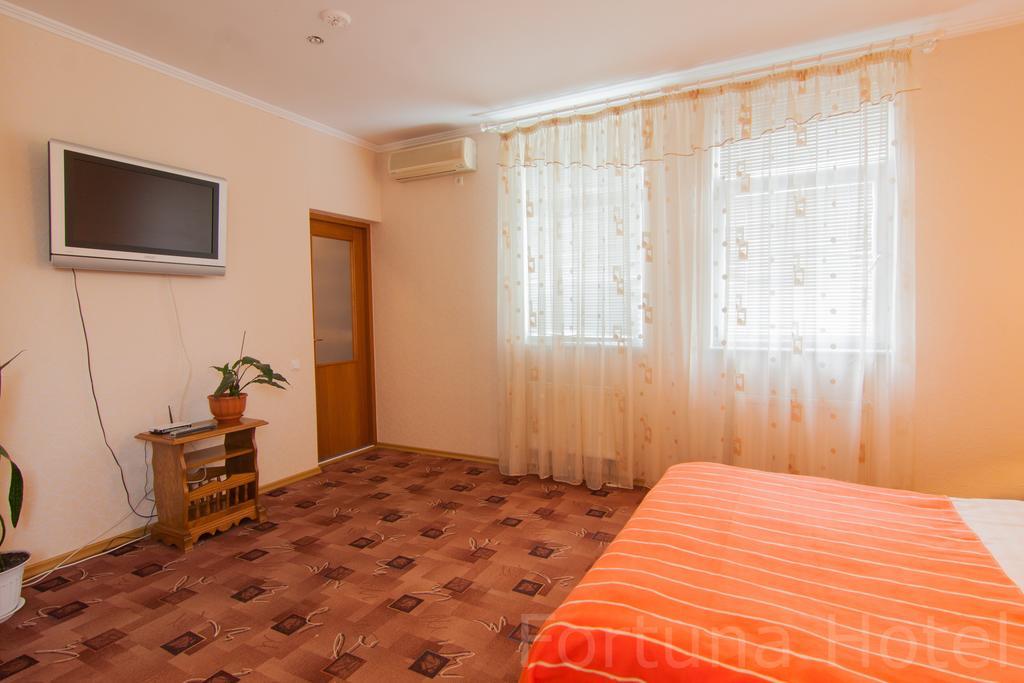 Fortuna Hotel Chisinau Exterior photo