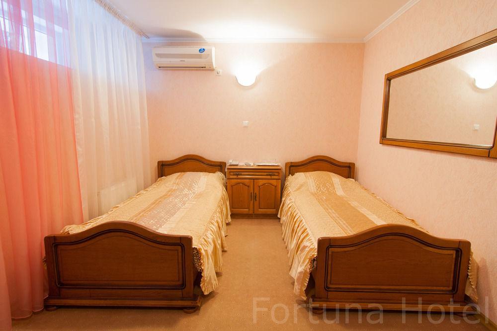 Fortuna Hotel Chisinau Exterior photo