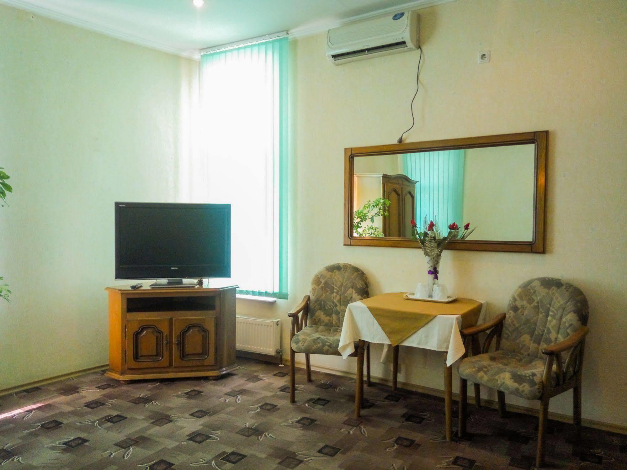 Fortuna Hotel Chisinau Exterior photo