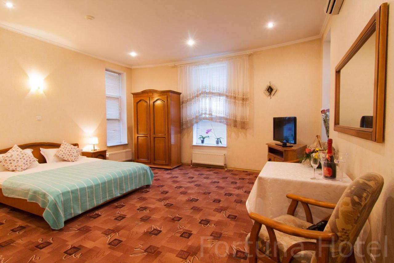 Fortuna Hotel Chisinau Exterior photo